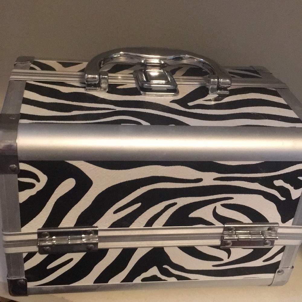 Zebra pattern makeup storage box